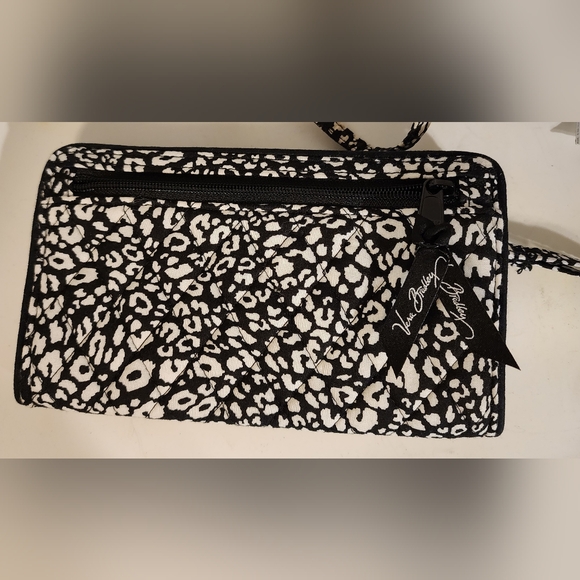 Vera Bradley Wristlet And NWT Zip ID Lanyard - Picture 3 of 8